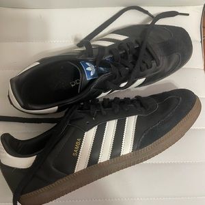 Size 10 Mens adidas
